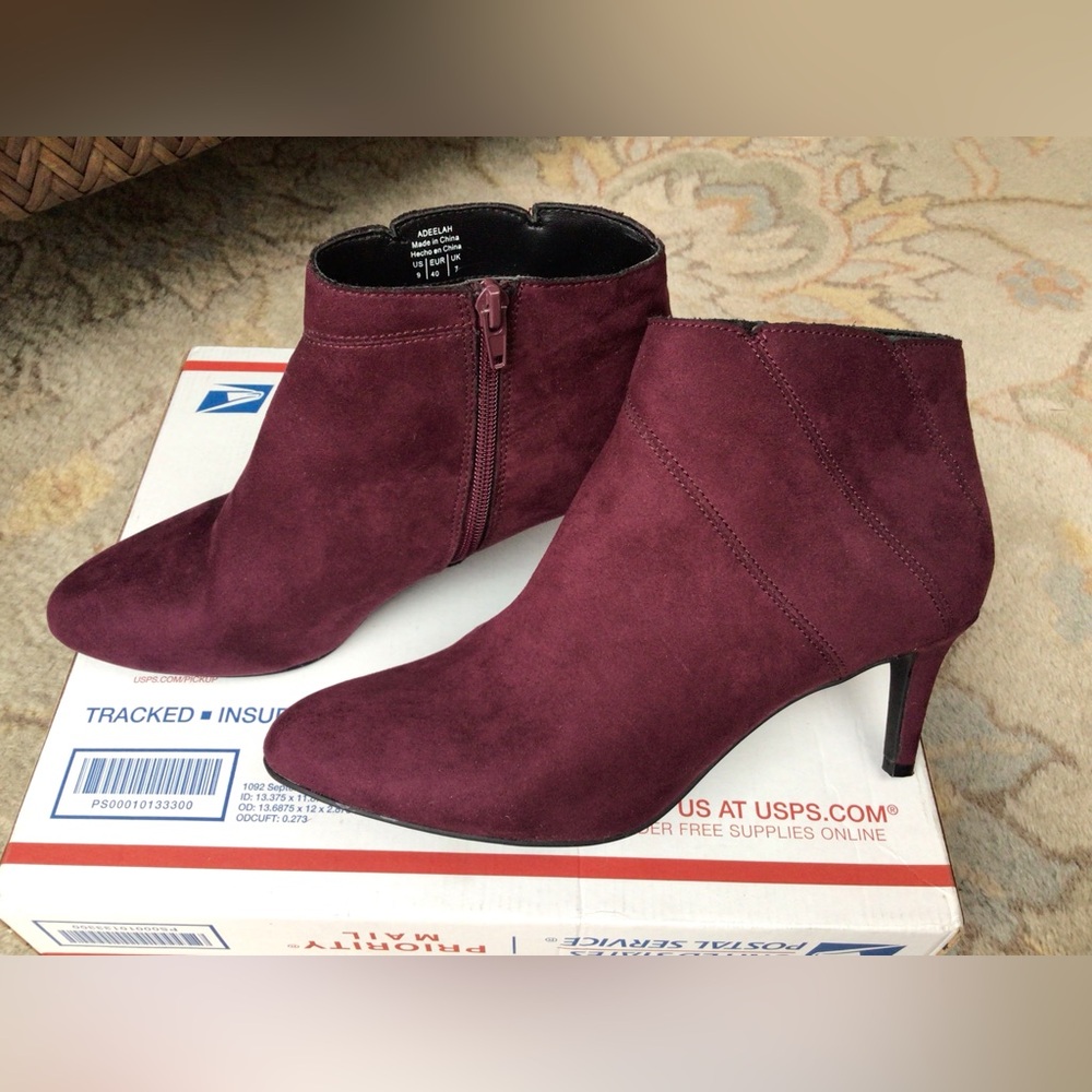 Kelly & Katie faux suede bootie heels. EUC .
